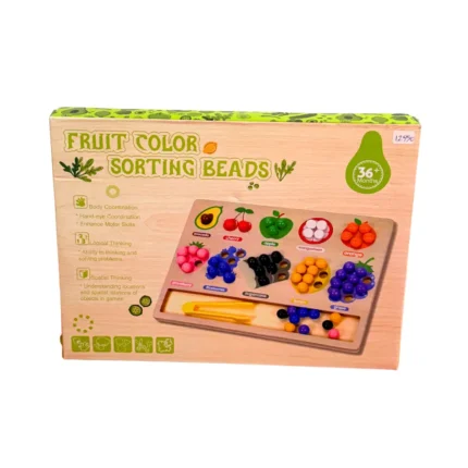 Tablero Montessori de madera con frutas, colores y cuentas para clasificar, ideal para desarrollar motricidad fina, categorización y pensamiento lógico en niños con TEA o rezago madurativo